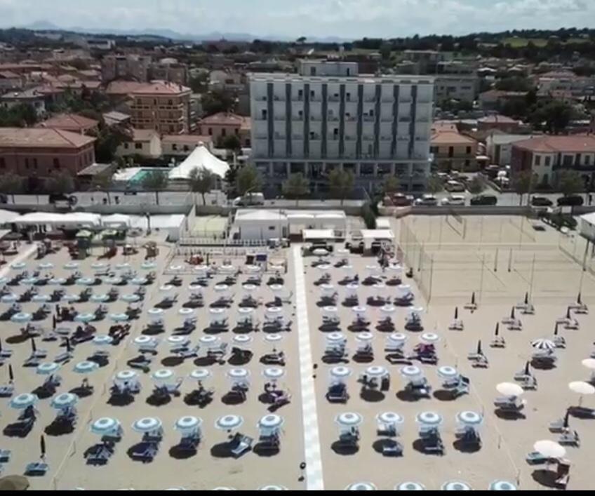Hotel Mareblu เซนีกัลเลีย ภายนอก รูปภาพ
